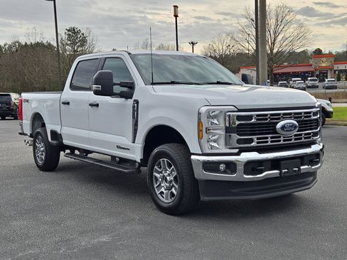 Used 2025 Ford F250 XLT image 4