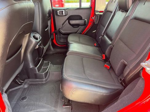 Used 2023 Jeep Wrangler Unlimited Sport AWD/4WD image 18