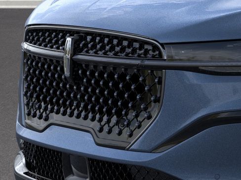 New 2026 Lincoln Nautilus Premier w/ Jet Appearance Package AWD/4WD image 17