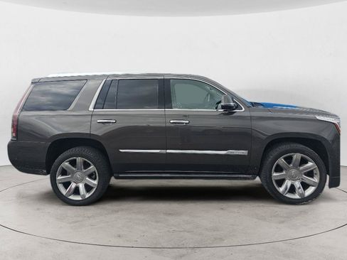 Used 2020 Cadillac Escalade Premium Luxury AWD/4WD image 2