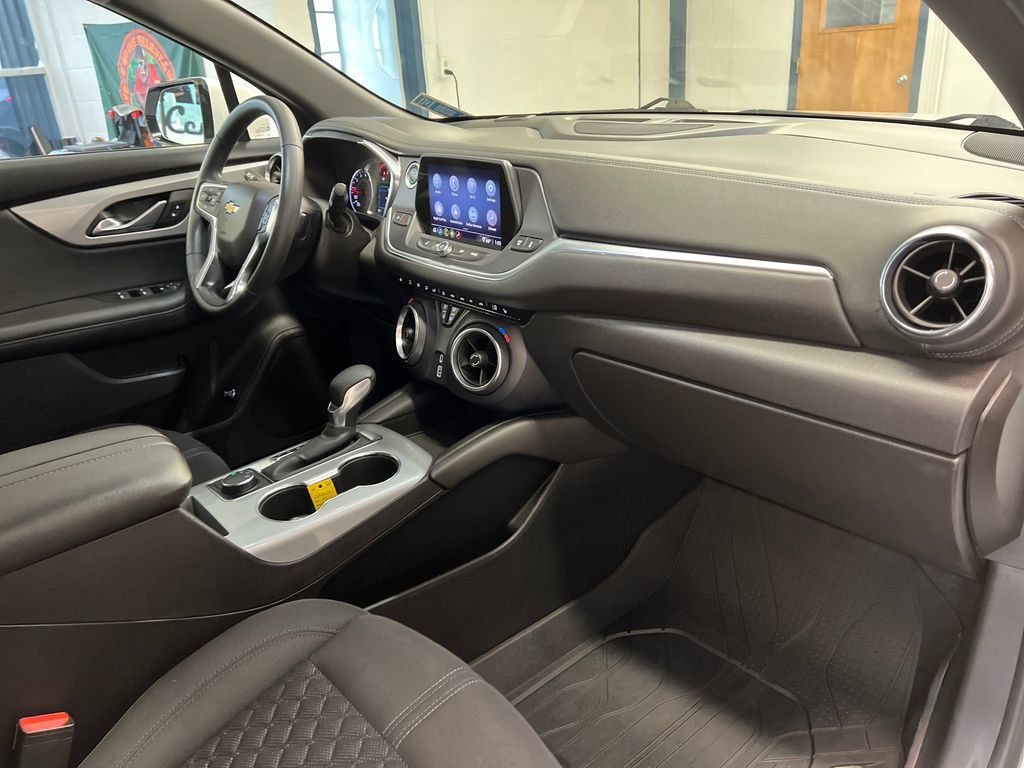 Used 2022 Chevrolet Blazer LT AWD/4WD image 38