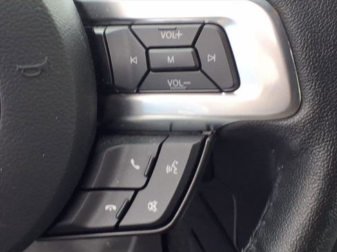 Used 2017 Ford Mustang Coupe image 18