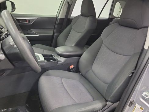 Used 2019 Toyota RAV4 XLE FWD image 22