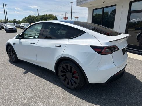 Used 2023 Tesla Model Y Performance AWD/4WD image 5
