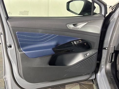 New 2025 Volkswagen ID.4 Pro S Plus image 10