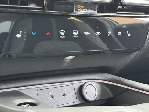 New 2026 Nissan Sentra SV w/ SV Convenience Package FWD image 15