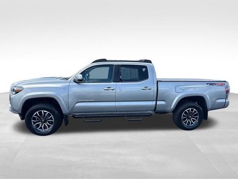 Used 2023 Toyota Tacoma TRD Sport AWD/4WD image 2