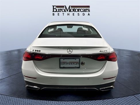 Used 2025 Mercedes-Benz E 350 4MATIC Sedan image 4