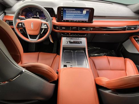 Used 2026 Lincoln Aviator Reserve image 8