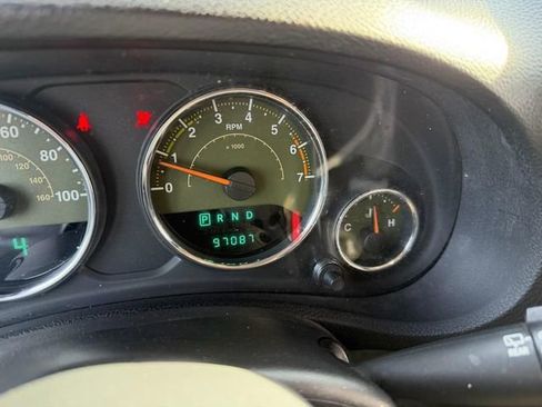 Used 2011 Jeep Wrangler Unlimited 70th Anniversary w/ Connectivity Group image 4