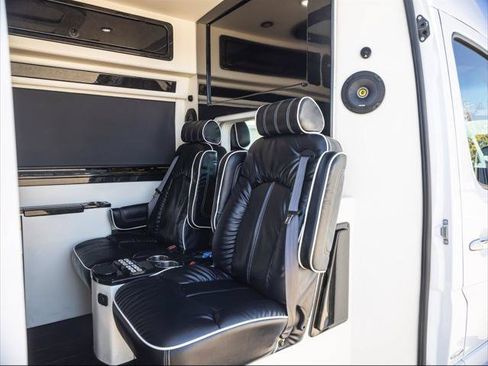 Used 2015 Mercedes-Benz Sprinter 2500 image 14