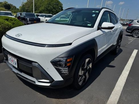 Used 2024 Hyundai Kona Limited AWD/4WD image 3