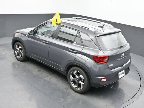 Used 2025 Hyundai Venue SEL FWD image 32