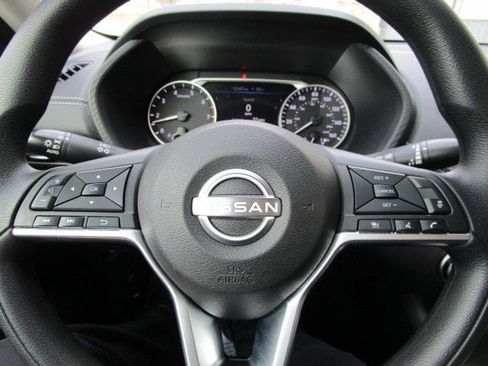 Used 2024 Nissan Sentra SV image 15