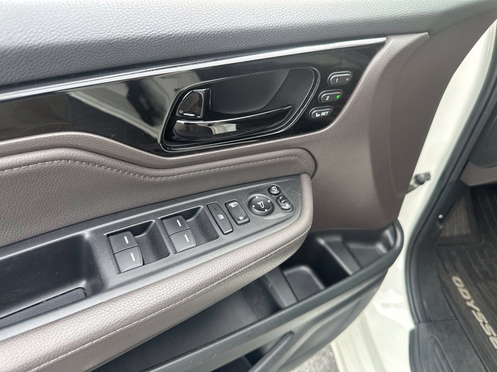 Used 2019 Honda Odyssey Elite image 18