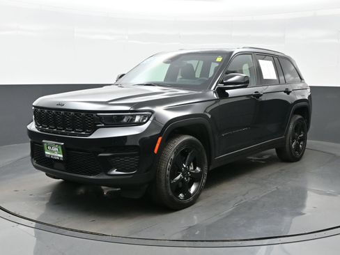 Used 2023 Jeep Grand Cherokee Altitude image 2