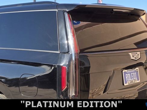 Used 2023 Cadillac Escalade ESV Sport Platinum image 6