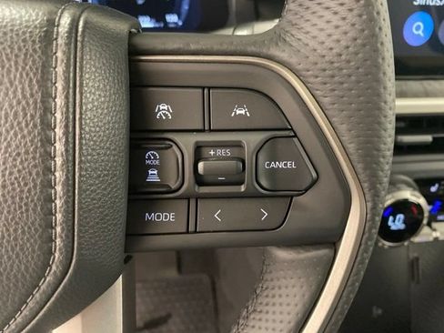 Used 2025 Toyota Tacoma Limited AWD/4WD image 19