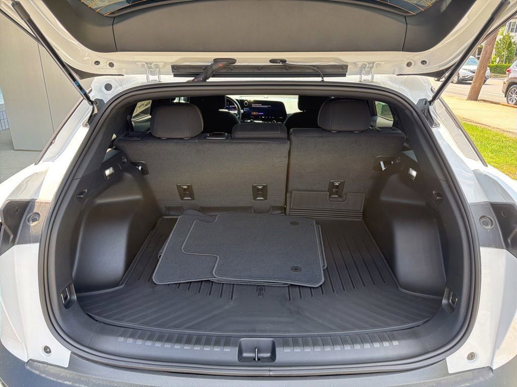New 2025 Chevrolet Blazer EV LT w/ LPO, All-Weather Mat Package AWD/4WD image 20