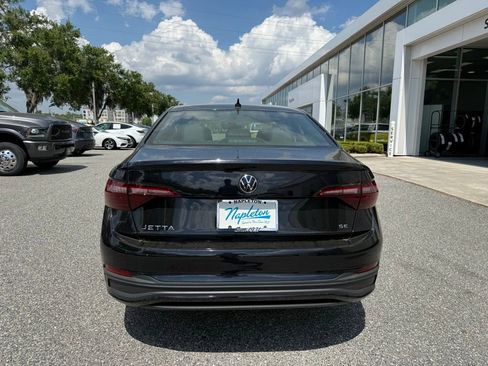 Used 2024 Volkswagen Jetta SE image 13