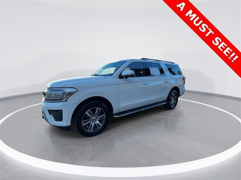 Used 2023 Ford Expedition Max XLT image 4