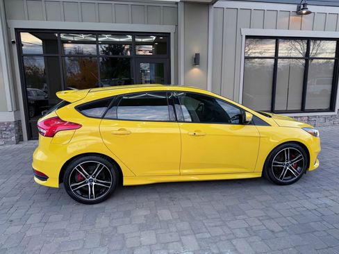 Used 2017 Ford Focus ST w/ Equipment Group 402A image 47