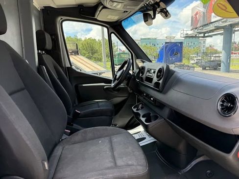 Used 2019 Freightliner Sprinter 144 image 29