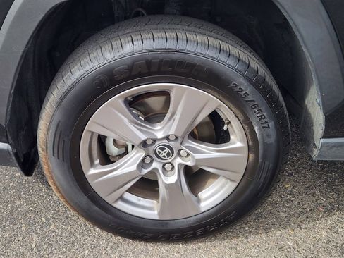 Used 2025 Toyota RAV4 LE image 9