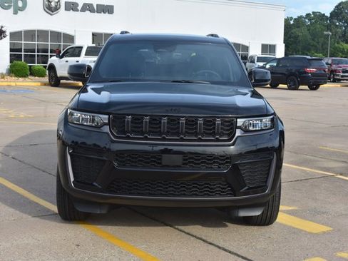 New 2026 Jeep Grand Cherokee L 4WD image 2