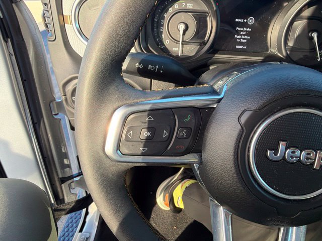 Used 2024 Jeep Wrangler Unlimited Sahara AWD/4WD image 19