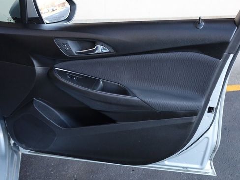 Used 2018 Chevrolet Cruze LS image 23