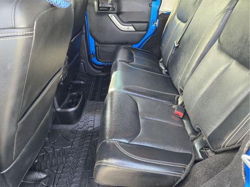 Used 2016 Jeep Wrangler Unlimited Rubicon AWD/4WD image 28