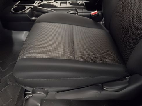 Used 2010 Toyota FJ Cruiser 2WD image 16