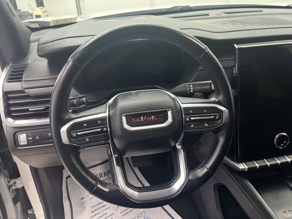 Used 2026 GMC Acadia Elevation w/ Elevation Premium Package FWD image 16