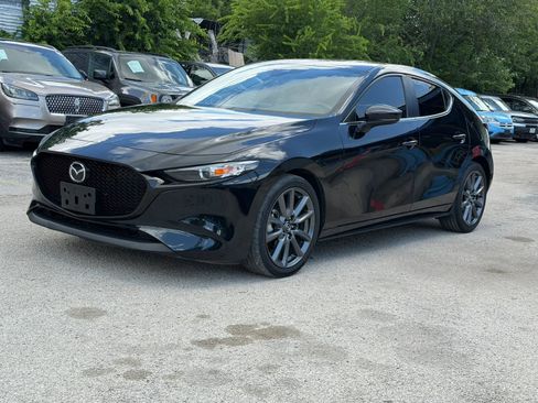 Used 2020 MAZDA MAZDA3 Hatchback w/ Preferred Package FWD image 3