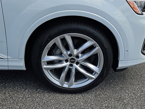New 2025 Audi Q7 3.0T Premium Plus image 3