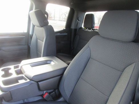 New 2026 GMC Sierra 1500 SLE image 13