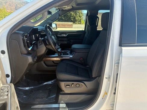 Used 2024 Chevrolet Silverado 1500 LT Trail Boss w/ Protection Package image 11