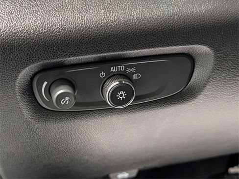 Certified 2022 Chevrolet Traverse LT w/ LPO, Blackout Package image 16