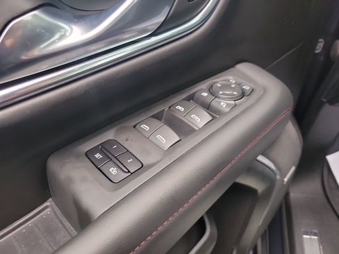 Used 2023 Chevrolet Suburban RST w/ Luxury Package RWD image 15