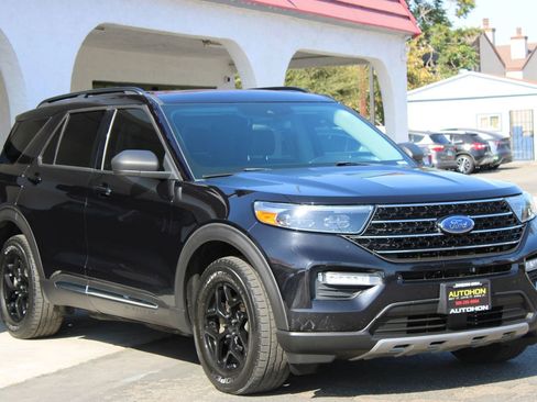 Used 2021 Ford Explorer XLT w/ Equipment Group 202A AWD/4WD image 3