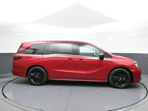 Certified 2023 Honda Odyssey Sport image 5