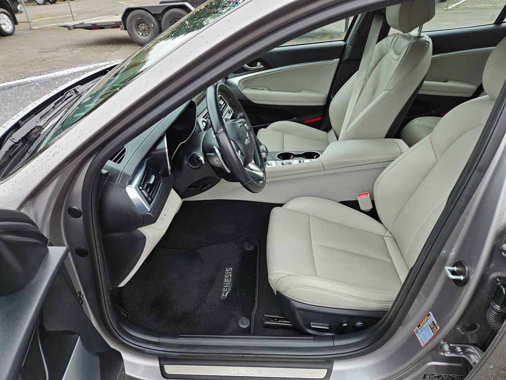 Used 2023 Genesis G70 2.0T RWD image 19