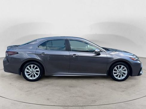 Used 2024 Toyota Camry SE FWD image 6