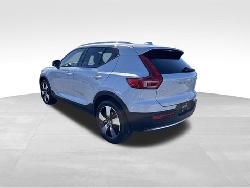 Used 2020 Volvo XC40 T5 Momentum w/ Protection Package AWD/4WD image 8