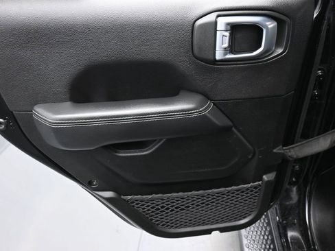 Certified 2022 Jeep Wrangler Unlimited Sahara AWD/4WD image 12
