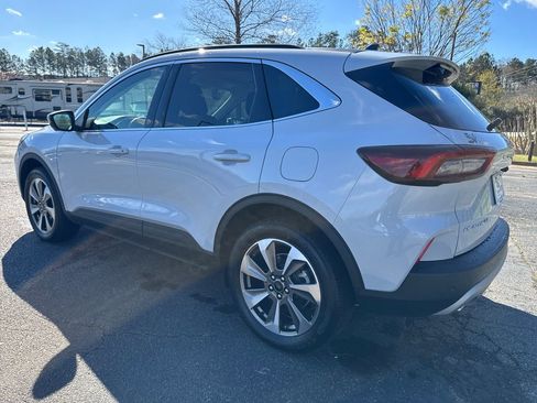 Used 2025 Ford Escape Platinum w/ Premium Technology Package image 8