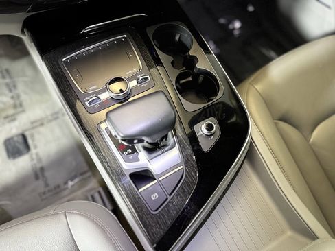 Used 2019 Audi Q7 3.0T Premium Plus w/ Premium Plus Package image 19