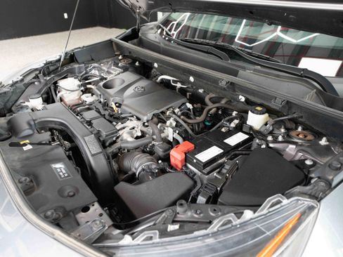 Used 2019 Toyota RAV4 LE w/ All Weather Liner Package AWD/4WD image 33