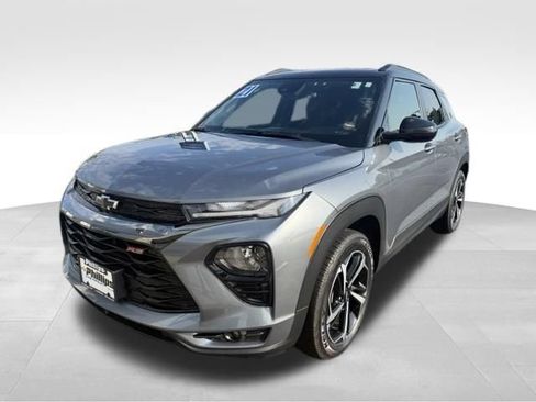 Used 2021 Chevrolet TrailBlazer RS w/ Sun and Liftgate Package AWD/4WD image 3